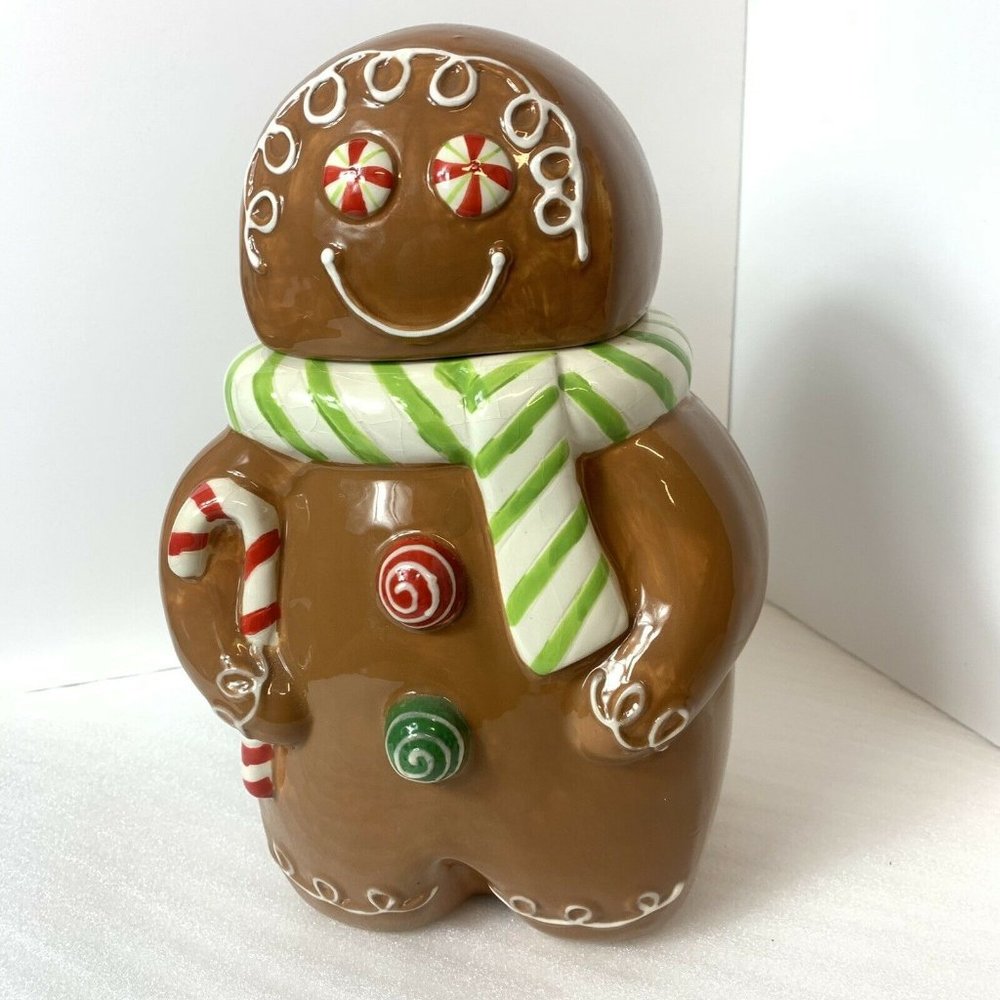 Cracker Barrel Christmas Sweets Gingerbread Man Boy Cookie Jar Candy Cane Scarf
